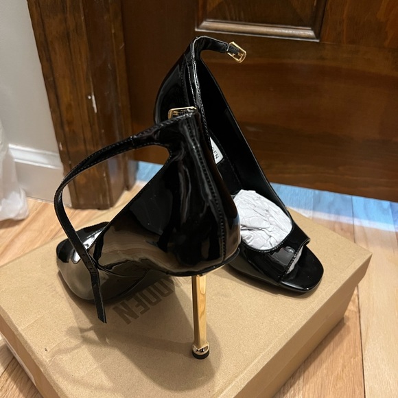 Steve Madden Black Open-Toed High Heels - Picture 4 of 4